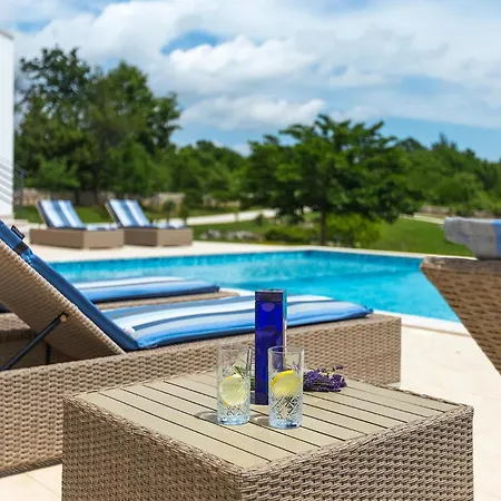 Arkaim Holiday home Pula