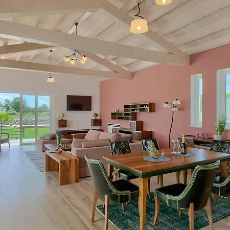 Arkaim Holiday home Pula