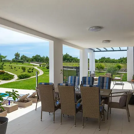 Arkaim بيت للعطل