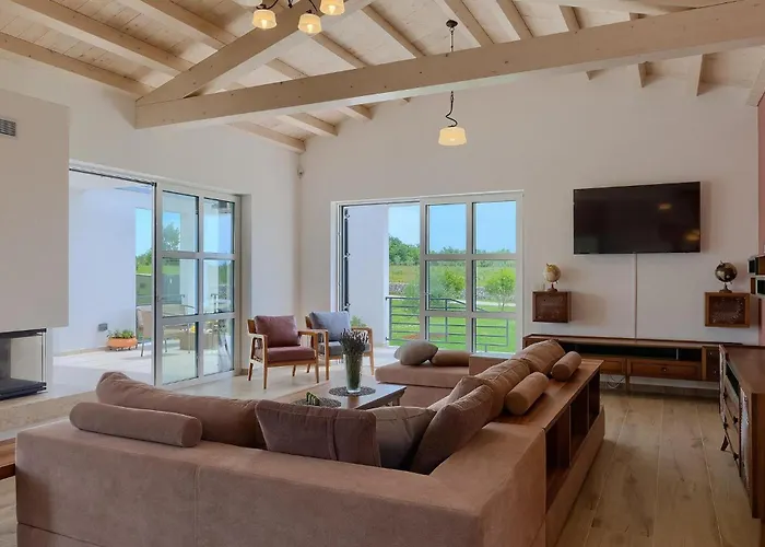 Arkaim 別荘 プーラ